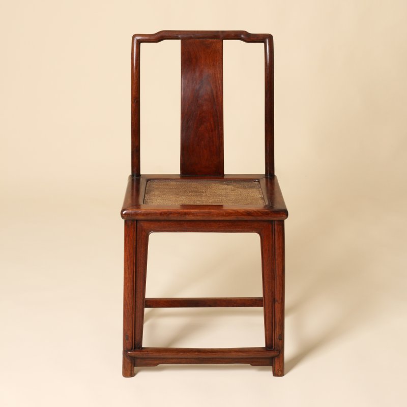 清十八/十九世紀 花梨木燈掛椅 | A Chinese huali yoke-back side chair, dengguayi, Qing dynasty, 18th/19th century - 图1