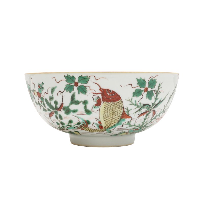 十九/二十世紀 五彩四魚水藻紋盌 《大明成化年製》款 | A Chinese famille-verte 'lotus pond' bowl, 19th/20th century - 图4