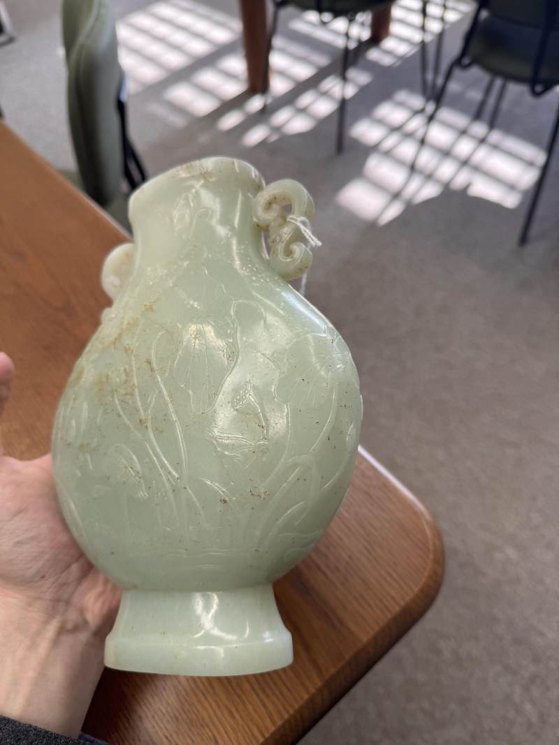 清乾隆 青玉雕蓮塘清趣圖瓶 | A fine Chinese celadon jade 'lotus pond' vase, Qing dynasty, Qianlong period - 图7