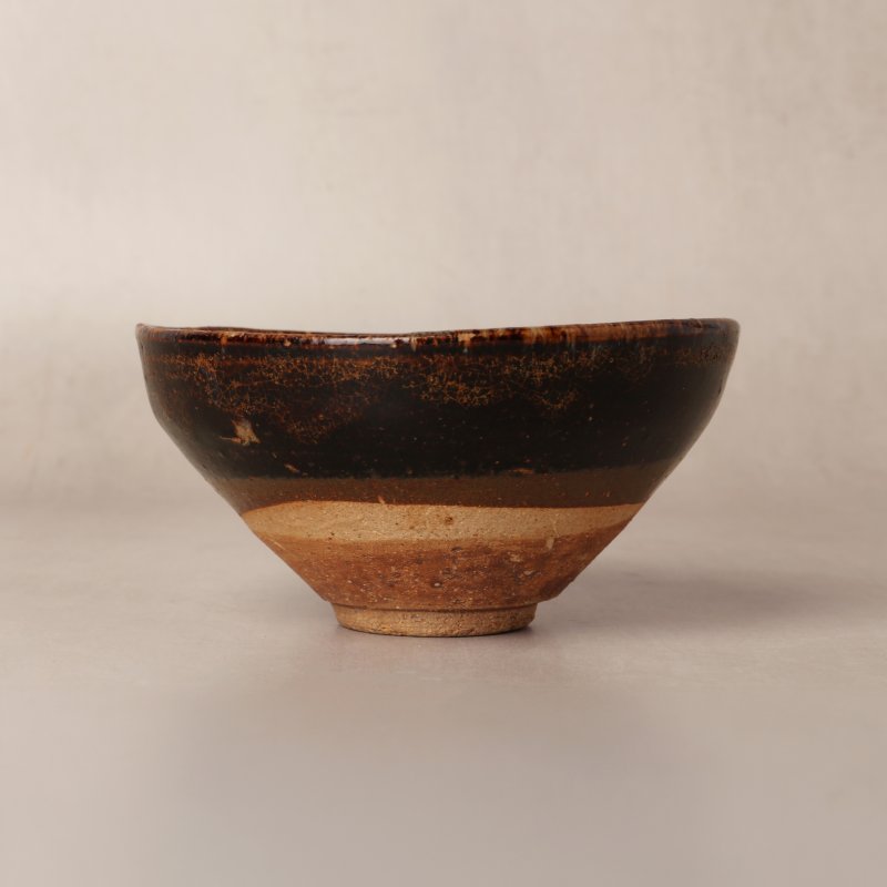 南宋 吉州窰剪紙貼花梅花紋盌 | Santos Collection | A fine Chinese Jizhou 'papercut' 'prunus' bowl, Southern Song dynasty - 图2