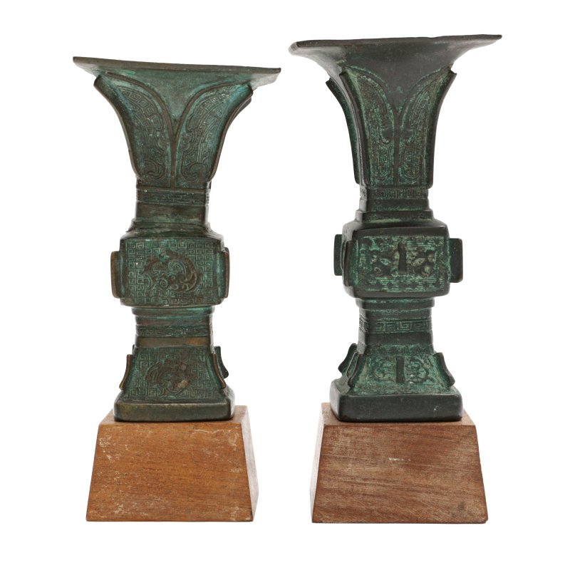 明 銅仿古饕餮紋花觚一對 | Two Chinese archaistic bronze 'gu' vases, Ming dynasty - 图2