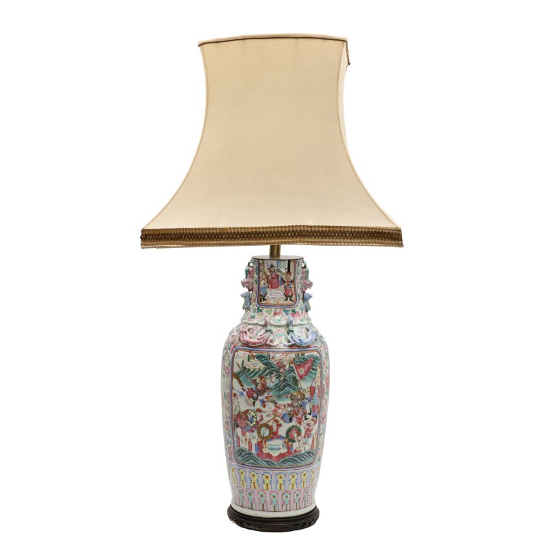 十九/二十世紀 粉彩人物故事圖瓶 | A large Chinese famille-rose 'figural' vase, 19th/20th century