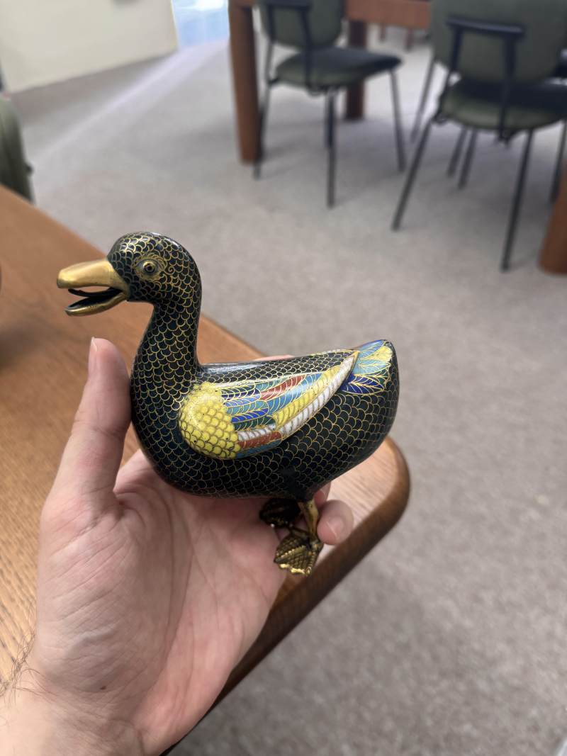 清十八世紀 掐絲琺瑯銅鍍金寶鴨像一對 | A pair of Chinese cloisonné enamel and gilt-bronze duck figures, Qing dynasty, 18th century - 图18