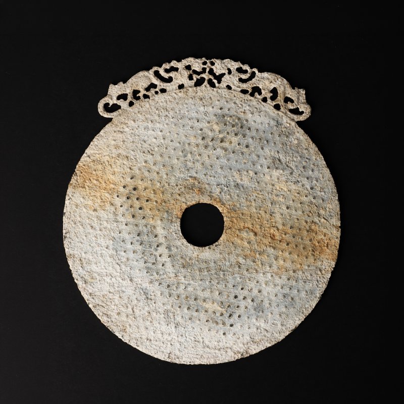 十九/二十世紀 仿古玉雕璧 | A large Chinese archaistic jade disc, bi, 19th/20th century