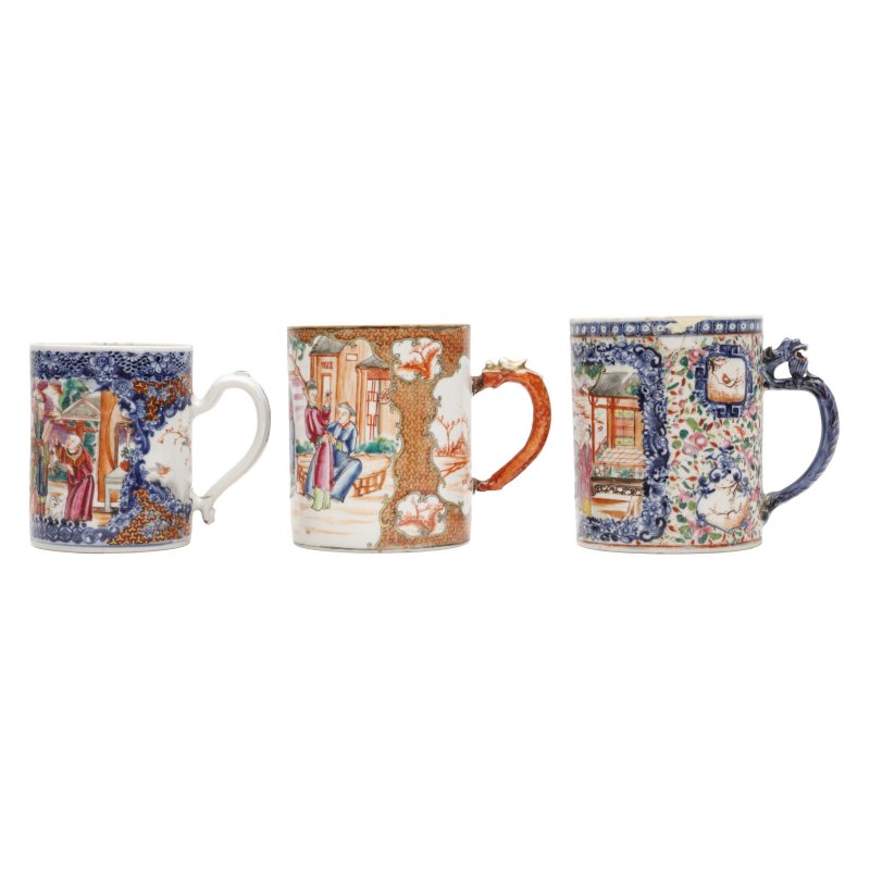 清十八世紀 粉彩人物故事圖馬克盃一組三件 | Three Chinese famille-rose 'figural' export mugs, Qing dynasty, 18th century - 图2