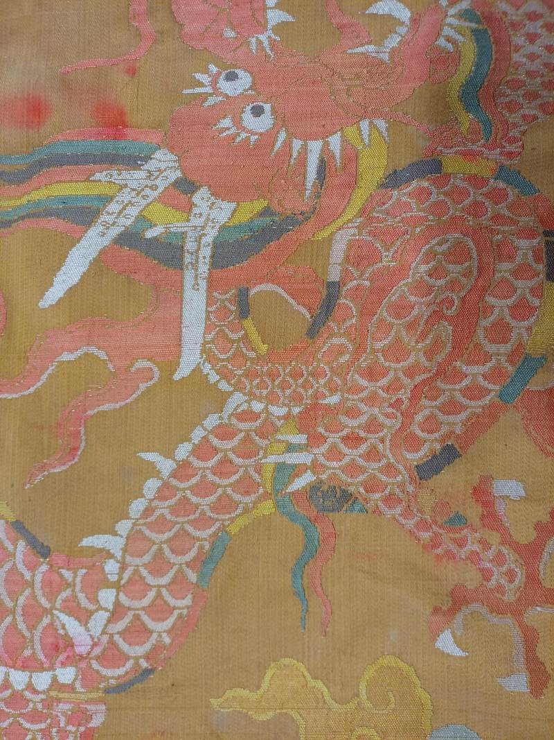 明萬曆 織錦雲龍紋軍儀大旗 | A Chinese silk brocade 'dragon' panel fragment, Ming dynasty, Wanli period - 图7