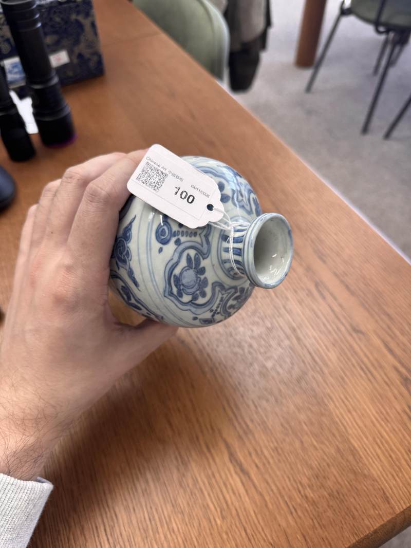 明十六世紀 青花花卉紋梅瓶 | Santos Collection | A Chinese blue and white 'floral' vase, meiping, Ming dynasty, 16th century - 图16