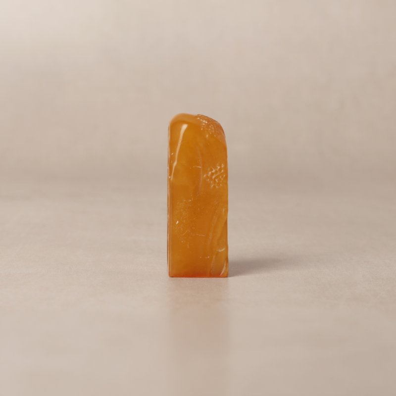 清十九世紀 田黃石文房印章 | A fine Chinese tianhuang 'scholar' seal, Qing dynasty, 19th century - 图10