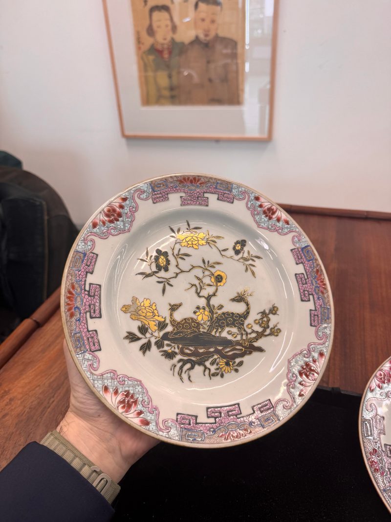 清十八世紀 粉彩描金花卉紋盤一對 | A pair of Chinese export gilt-decorated famille-rose dishes, Qing dynasty, 18th century - 图22