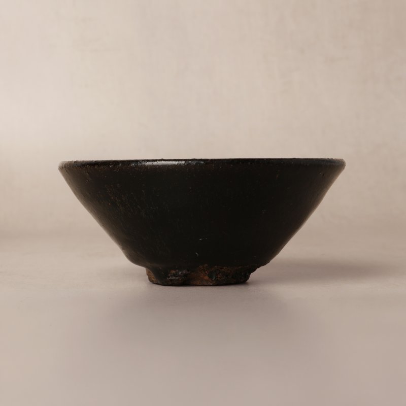 宋 建窰兔毫斗笠盌 | Santos Collection | A Chinese Jian black-glazed 'hare's fur' conical bowl, Song dynasty - 图2