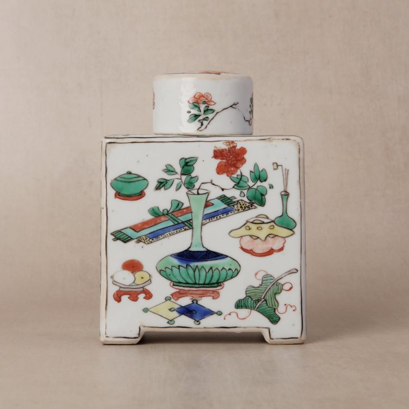 清康熙 粉彩花卉紋茶蓋罐 | Santos Collection | A Chinese export famille-rose tea caddy, Qing dynasty, Kangxi period - 图1
