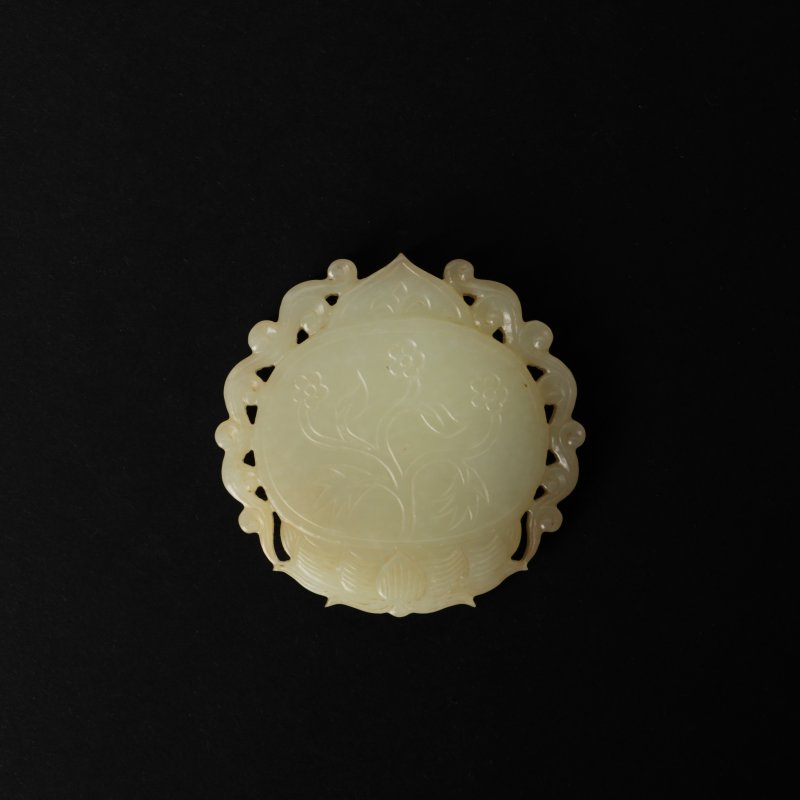 十八/十九世紀 青白玉雕觀音菩薩牌 | A Chinese celadon jade 'Guanyin' plaque, 18th/19th century - 图2