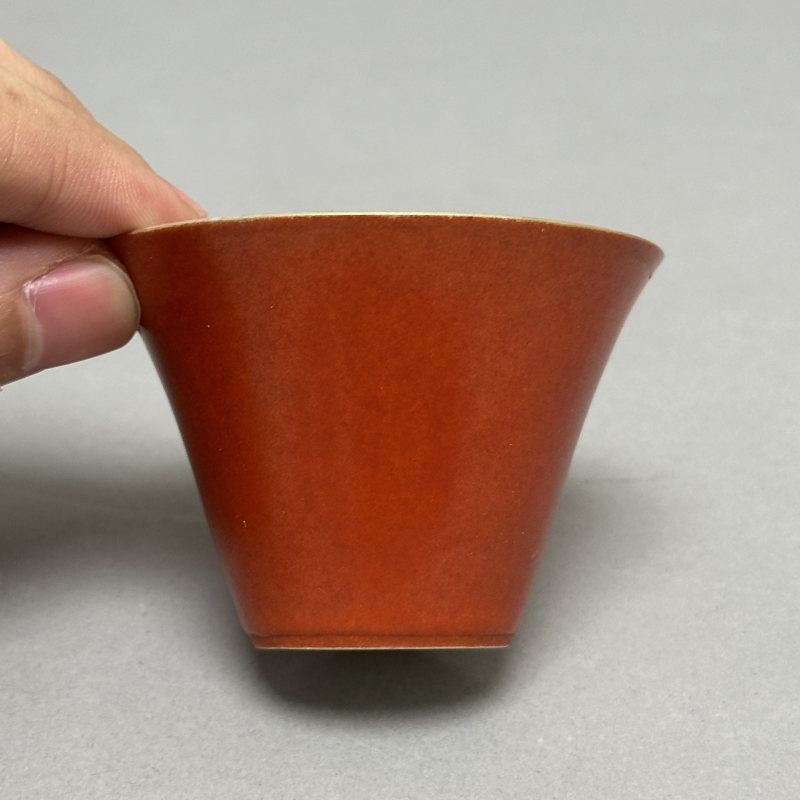清乾隆 珊瑚红釉马蹄杯 - 图2