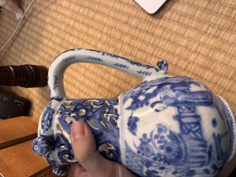 清康熙 青花庭院仕女圖執壺 | Santos Collection | A rare Chinese export blue and white 'puzzle' jug, Qing dynasty, Kangxi period - 图18