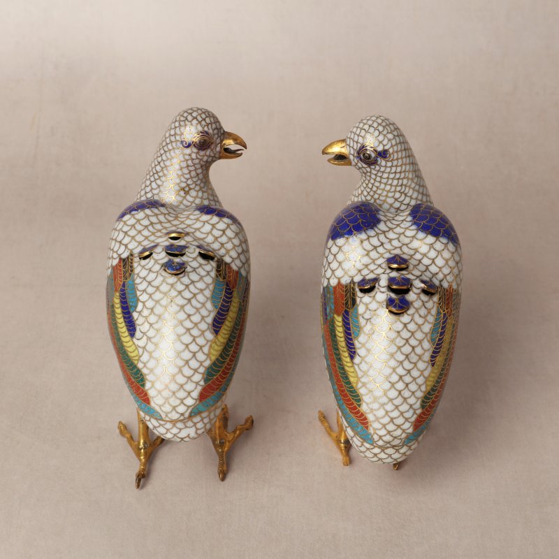 清十八世紀 掐絲琺瑯銅鍍金鵪鶉式香爐一對 | A pair of Chinese cloisonné enamel and gilt-bronze quail-form censers, Qing dynasty, 18th century - 图4