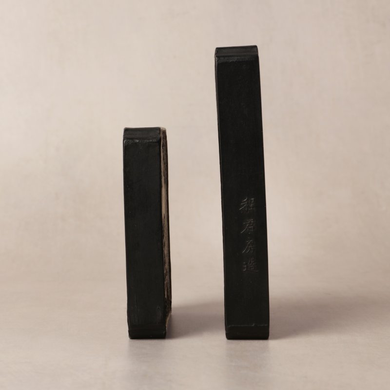 清十八/十九世紀 人物故事圖硯一組兩件 | Two fine Chinese 'figural' ink cakes, Qing dynasty, 18th/19th century - 图3