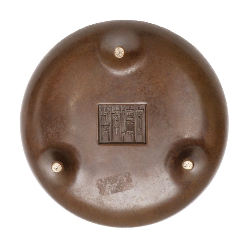 十九/二十世紀 銅沖天耳三足香爐《宣德年製》款 | A Chinese bronze tripod censer, 19th/20th century - 图3