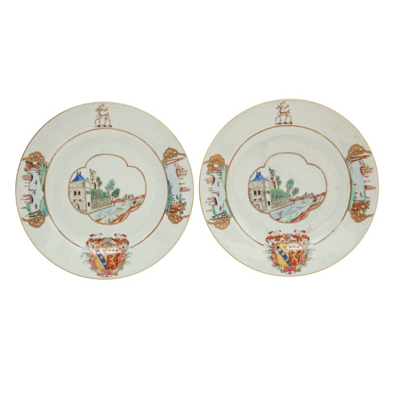 清乾隆 約1745年 粉彩紋章圖盤一組八件 | Eight fine and rare Chinese export armorial dishes, Qing Dynasty, Qianlong period, circa 1745 - 图2