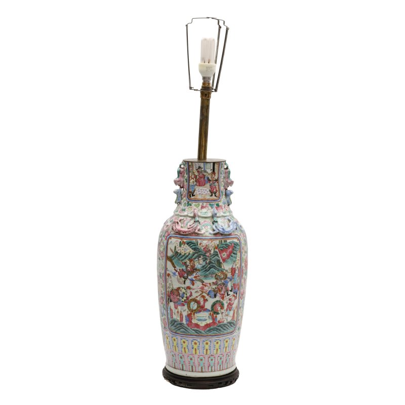 十九/二十世紀 粉彩人物故事圖瓶 | A large Chinese famille-rose 'figural' vase, 19th/20th century - 图2
