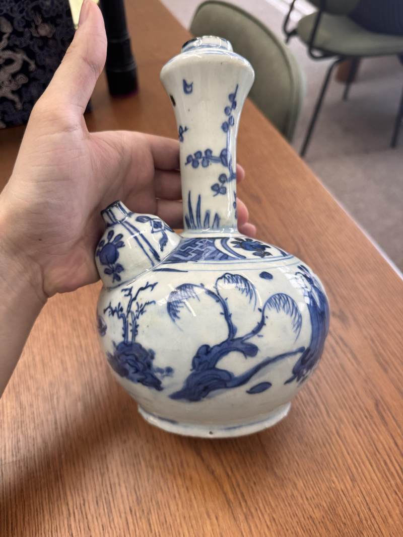 明崇禎/過渡期 青花人物故事圖軍持 | Santos Collection | A Chinese blue and white 'figural' kendi, Transitional period, Chongzhen period - 图15