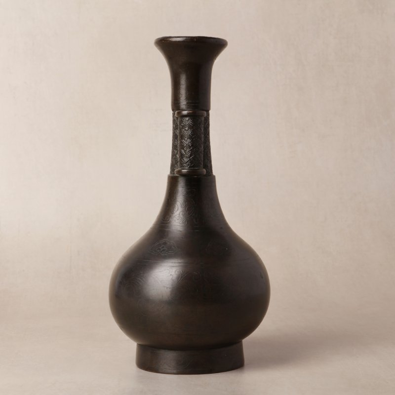 明 銅錯銀貫耳壺 | A Chinese bronze and silver-inlaid 'arrow' vase, Ming dynasty - 图13
