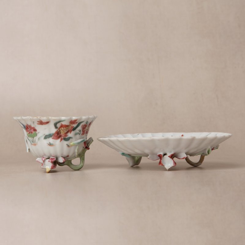 清雍正 粉彩荷塘金魚紋盃及小盤 | Santos Collection | A Chinese export famille-rose 'carp and lotus' cup and saucer, Qing dynasty, Yongzheng period - 图2