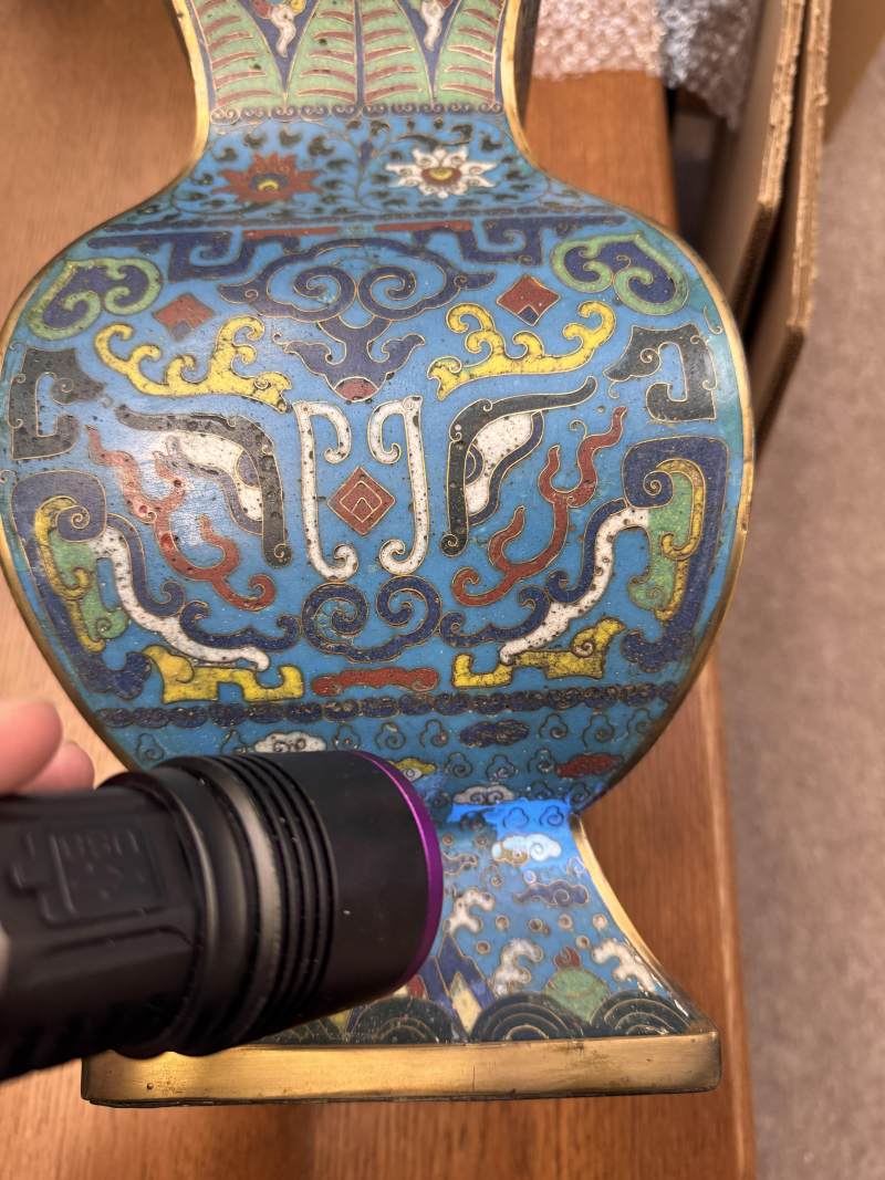 十七世紀 掐絲琺瑯掐絲掐絲銅鍍金饕餮紋方壺 | A fine Chinese cloisonné enamel and gilt-bronze 'taotie' vase, fanghu, Ming dynasty, 17th century - 图11