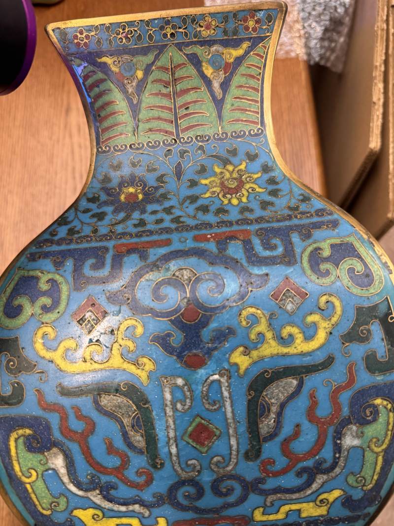十七世紀 掐絲琺瑯掐絲掐絲銅鍍金饕餮紋方壺 | A fine Chinese cloisonné enamel and gilt-bronze 'taotie' vase, fanghu, Ming dynasty, 17th century - 图21