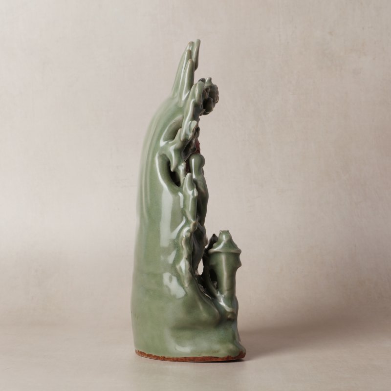 明 青釉素胎觀音菩薩坐像 | A Chinese celadon-glazed biscuit 'Guanyin' figure group, Ming dynasty - 图12