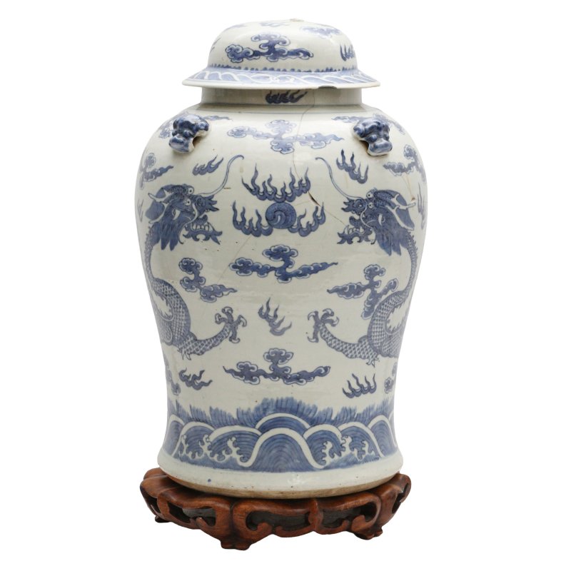清十九世紀 青花雲龍紋蓋罐 | A Chinese blue and white 'dragon' vase and cover, Qing dynasty, 19th century - 图2