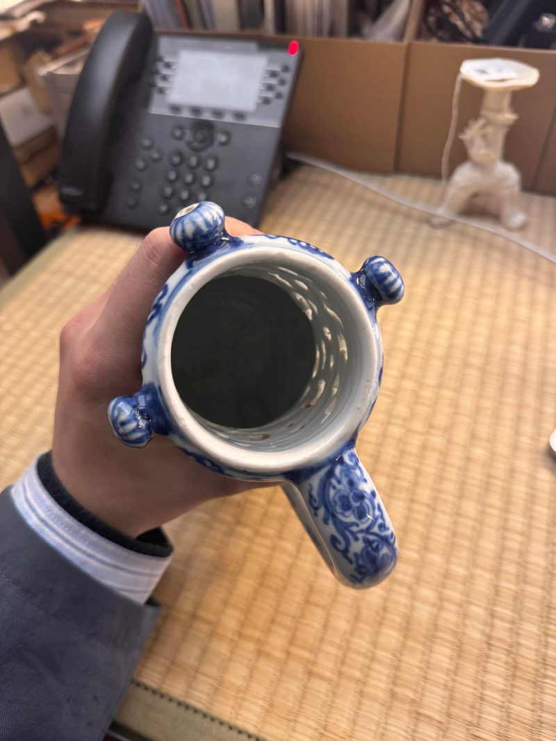清康熙 青花庭院仕女圖執壺 | Santos Collection | A rare Chinese export blue and white 'puzzle' jug, Qing dynasty, Kangxi period - 图19