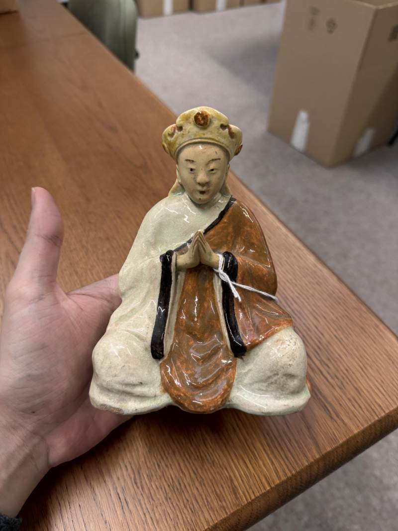 十八/十九世紀 素三彩道教人物像 | A Chinese glazed biscuit 'Daoist' figure, 18th/19th century - 图11