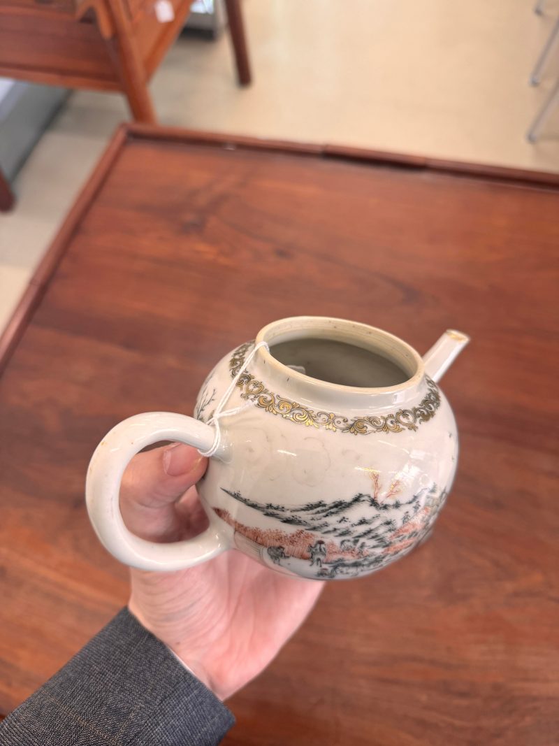 清乾隆 墨彩高粱收穫圖蓋壺 | Santos Collection | A rare Chinese export en-grisaille 'sorghum harvesting' teapot, Qing dynasty, Qianlong period - 图13