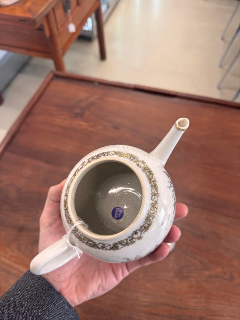 清乾隆 墨彩高粱收穫圖蓋壺 | Santos Collection | A rare Chinese export en-grisaille 'sorghum harvesting' teapot, Qing dynasty, Qianlong period - 图29