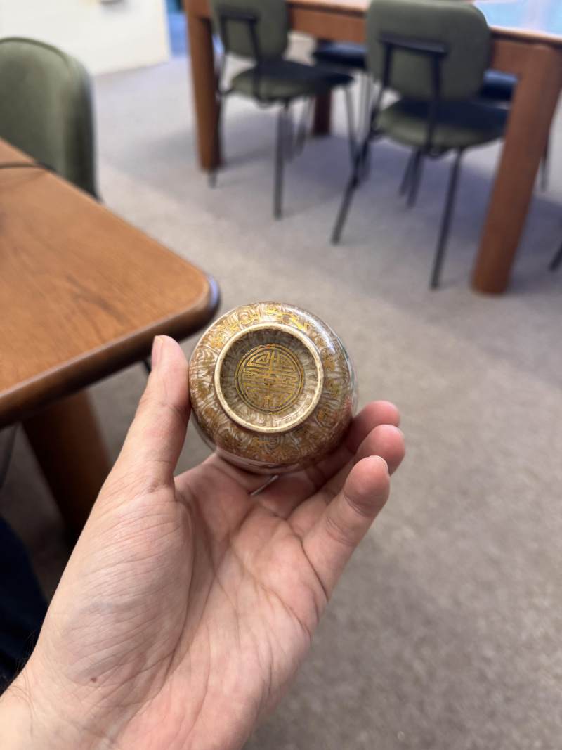 清十八/十九世紀 粉彩仿木紋花卉紋盃 | Santos Collection | A Chinese famile-rose faux-bois 'blossoms' cup, Qing dynasty, 18th-19th century - 图17