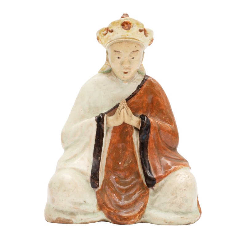 十八/十九世紀 素三彩道教人物像 | A Chinese glazed biscuit 'Daoist' figure, 18th/19th century
