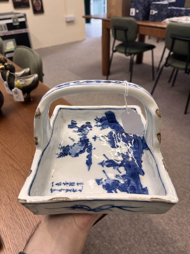 明天啟 青花古染付人物故事圖盤 | A Chinese kosometsuke blue and white handled tray, late Ming dynasty, Tianqi period - 图18
