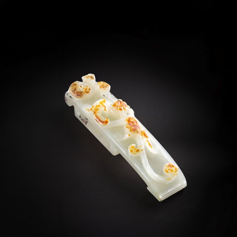 清 褐斑白玉龍紋劍璏 | A RUSSET AND PALE CELADON JADE SCABBARD SLIDE - 图2