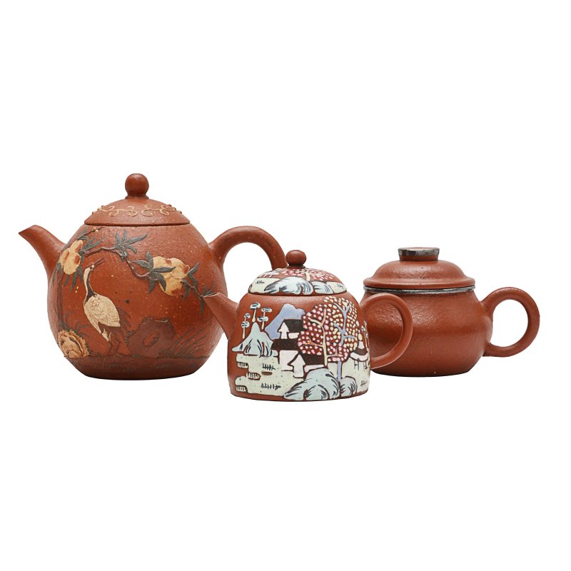 二十世紀 宜興紫砂蓋壺 一組三件 | Three Chinese Yixing zisha teapots and covers, 20th century