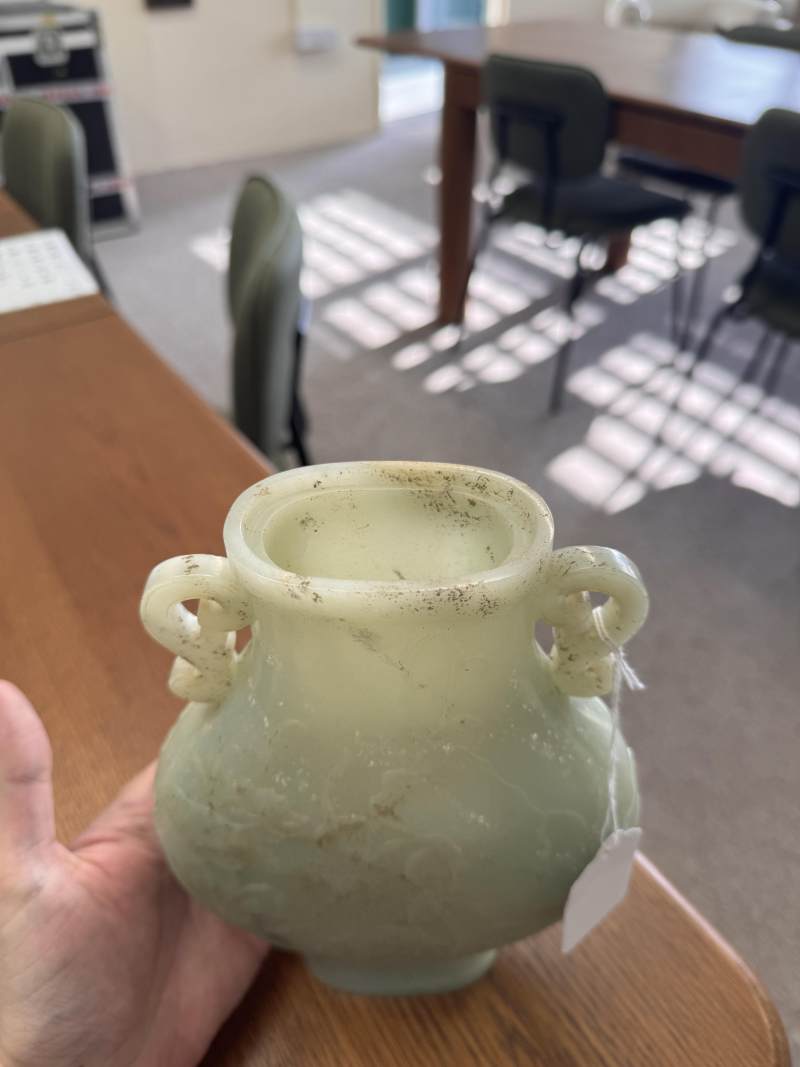 清乾隆 青玉雕蓮塘清趣圖瓶 | A fine Chinese celadon jade 'lotus pond' vase, Qing dynasty, Qianlong period - 图18