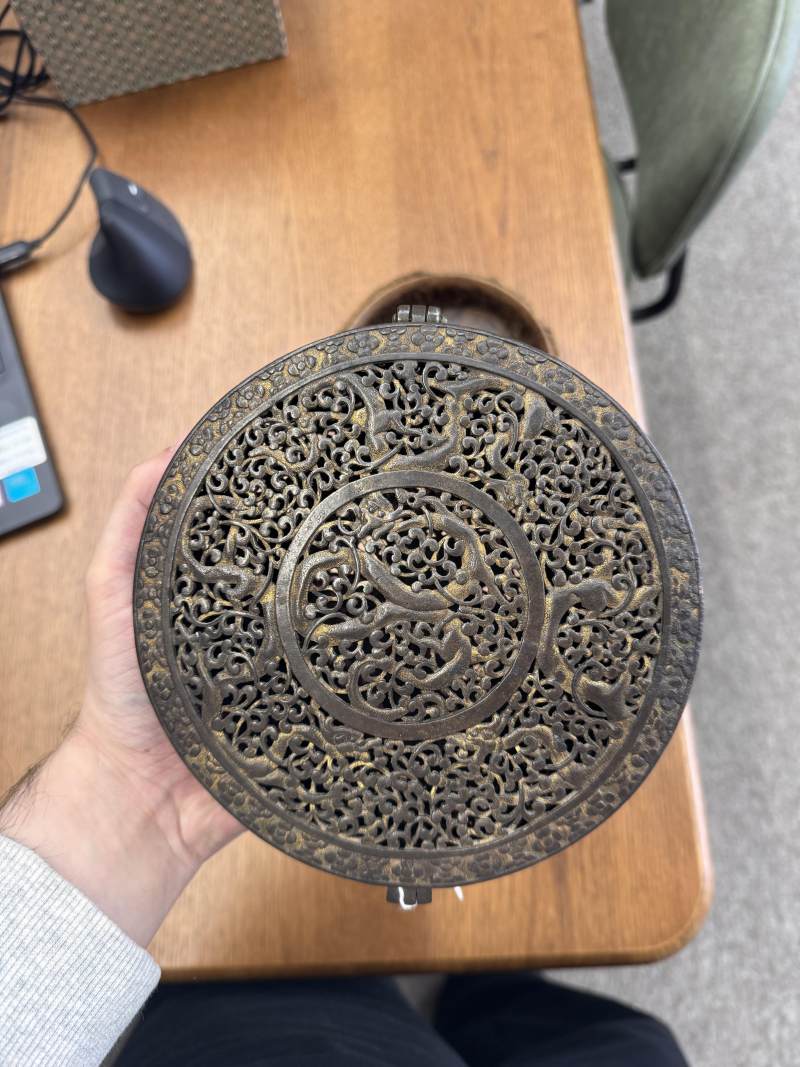 十五/十六世紀 西藏東部德格 鐵鋄金鏤空龍紋蓋盒 | A rare Tibetan gilt-damascened iron bowl box and cover, Derge, Eastern Tibet, 15th/16th century - 图30
