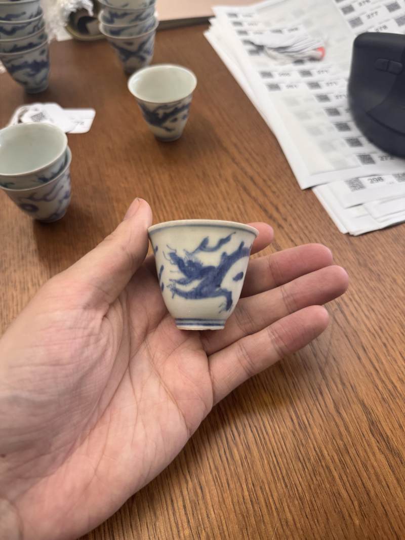 十七世紀 哈徹號沈船出水 青花龍紋酒盃一組四件 | A set of four Chinese blue and white wine cups from the Hatcher Cargo, 17th century - 图5
