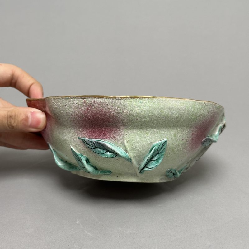 清晚期 粉彩桃花洞桃型笔洗 - 图2