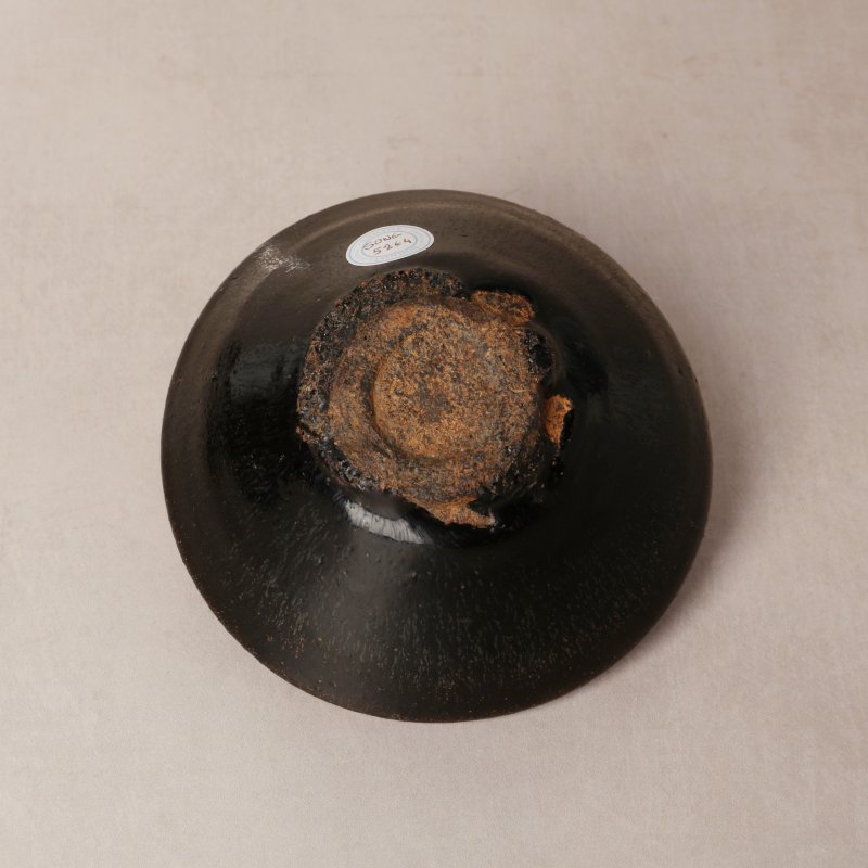 宋 建窰兔毫斗笠盌 | Santos Collection | A Chinese Jian black-glazed 'hare's fur' conical bowl, Song dynasty - 图4