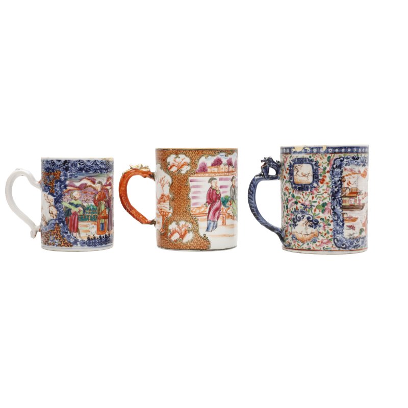 清十八世紀 粉彩人物故事圖馬克盃一組三件 | Three Chinese famille-rose 'figural' export mugs, Qing dynasty, 18th century - 图4