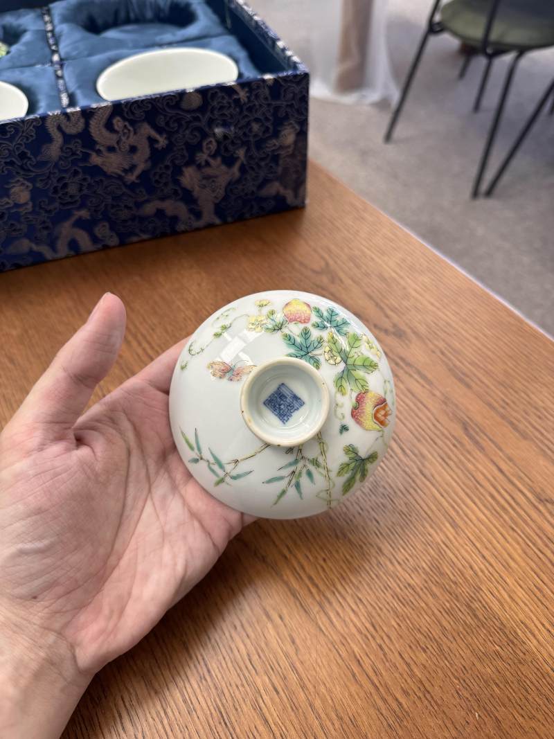 清道光 粉彩癩瓜紋蓋盌一對 《大清道光年製》款 | Santos Collection | A pair of fine Chinese famille-rose 'bitter melon' bowls and covers, Qing dynasty, Daoguang mark and period - 图61