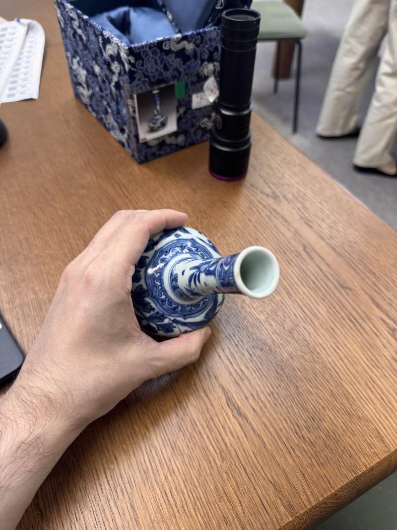 明 古染付青花花鳥圖膽瓶 | Santos Collection | A Chinese kosometsuke blue and white 'birds' bottle vase, Ming dynasty - 图2