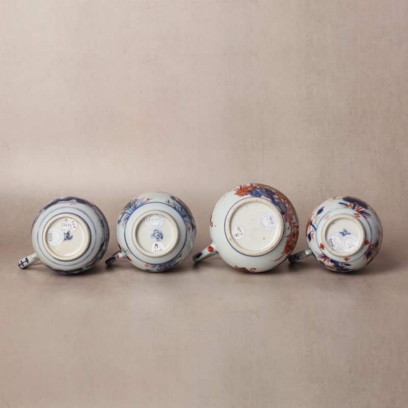清康熙 伊萬里彩繪花卉紋馬克盃一組 | Santos Collection | A group of Chinese export Imari 'floral' mugs, Qing dynasty, Kangxi period - 图6
