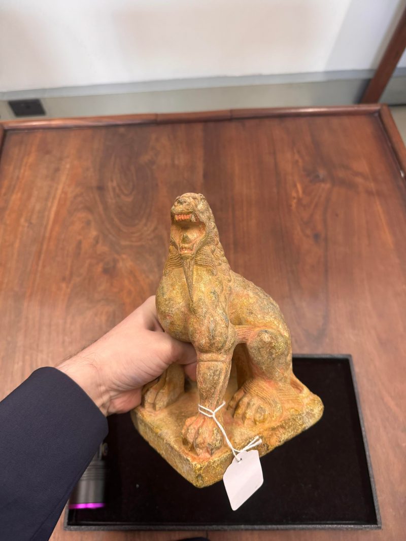 或為唐 大理石雕瑞獅像 | A Chinese marble carving of a lion, possibly Tang dynasty - 图22