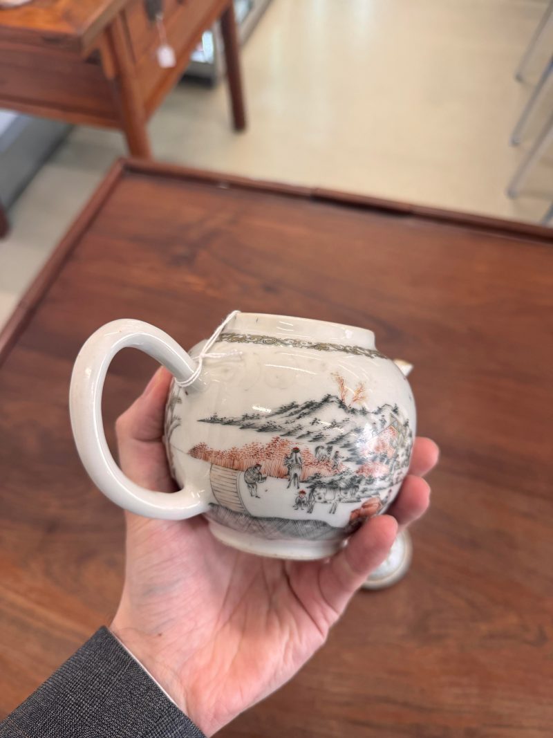清乾隆 墨彩高粱收穫圖蓋壺 | Santos Collection | A rare Chinese export en-grisaille 'sorghum harvesting' teapot, Qing dynasty, Qianlong period - 图30